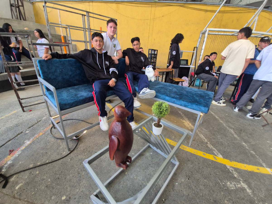 Alumnos de la especialidad de metalmecánica crearon una sala. 