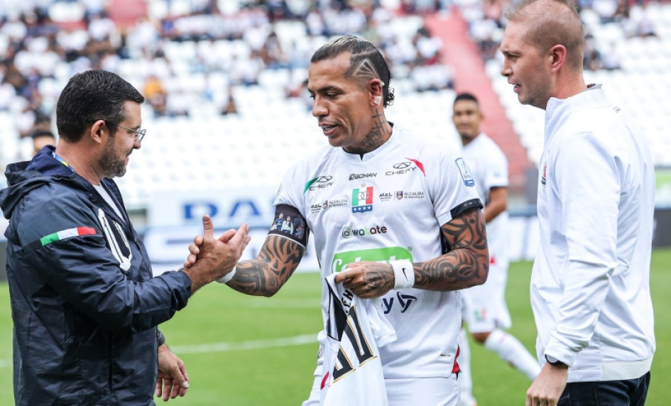 Despide a cinco e inicia depuración con las de plantilla