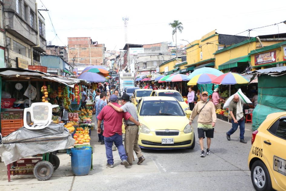 Un problema identificado por los comerciantes en la galería es la congestión en el tránsito de vehículos y los mal parqueados.