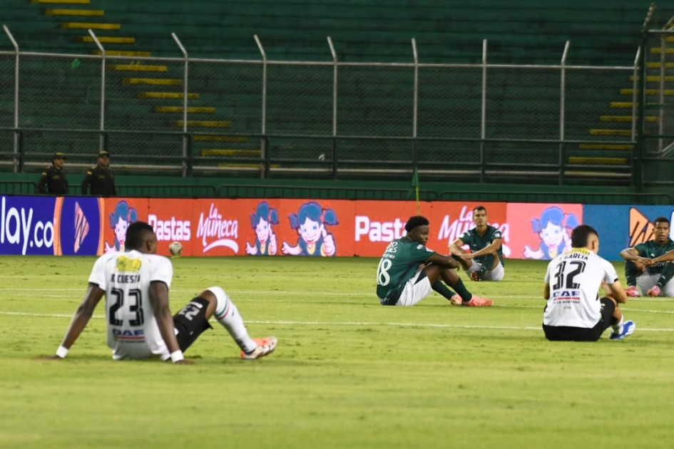 El partido Deportivo Cali - Once Caldas fue uno de los ocho juegos cuyos primeros 15 segundos no tuvieron acción. Los futbolistas se sentaron en el campo para protestar por sus derechos laborales.