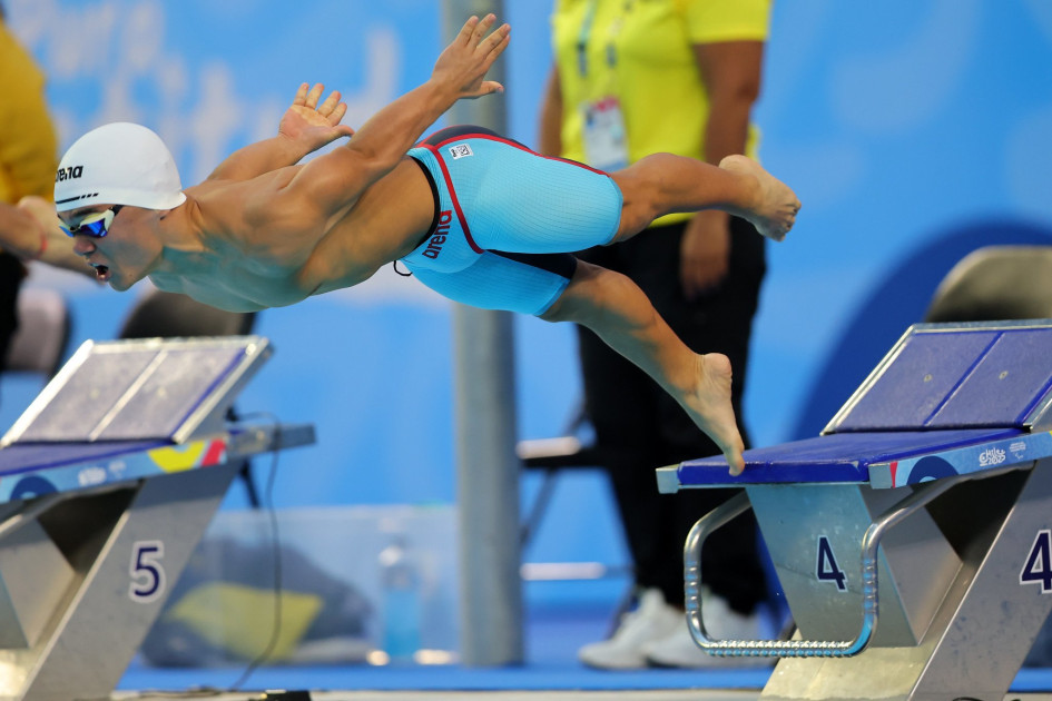 Santiago León ganó dos doradas en la misma categoría sub-18, en los 50 metros libre S1-S13 y 200 metros combinado individual SM5-SM14