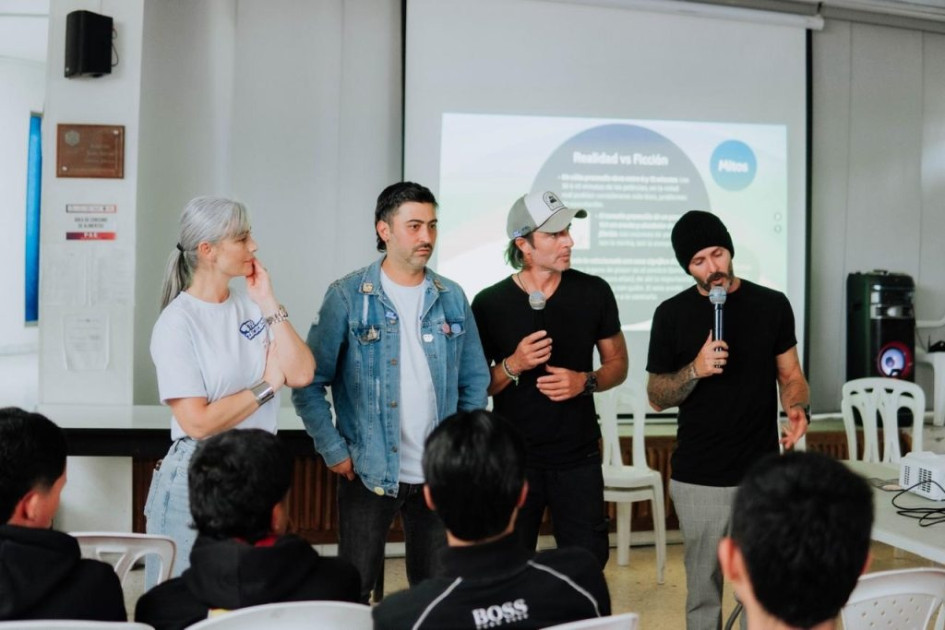 Influenciadores dan charlas de educación Sexual en Colegios de Manizales
