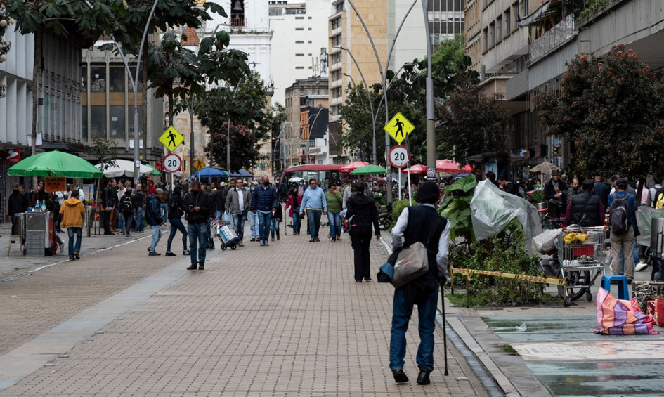 ¿Una ciudad para viejos o para jóvenes? Bogotá se divide según la edad