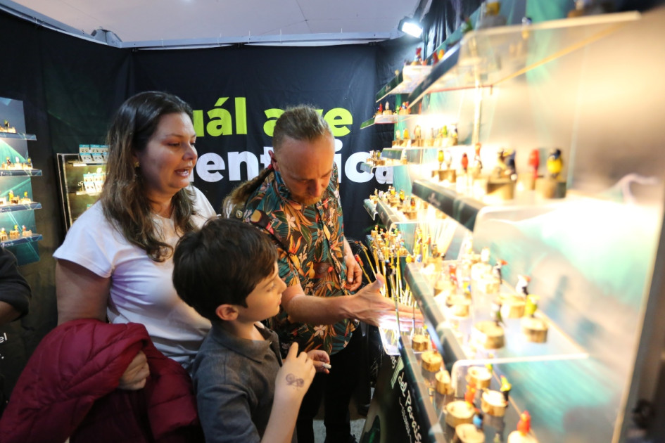 La grandeza natural del Eje Cafetero, en 12 mil piezas por año. Este es el negocio de Aves del Paraíso, una empresa manizaleña que vende cerca de mil unidades al mes.