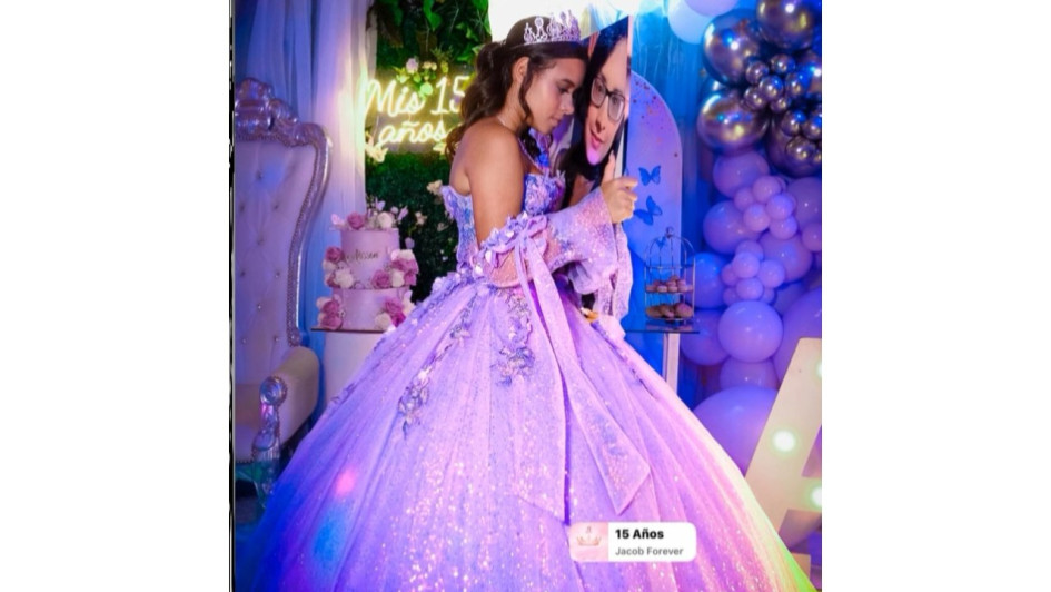 el influencer manizaleño Camilo Cifuentes le cumplió el sueño de celebrar sus 15 años