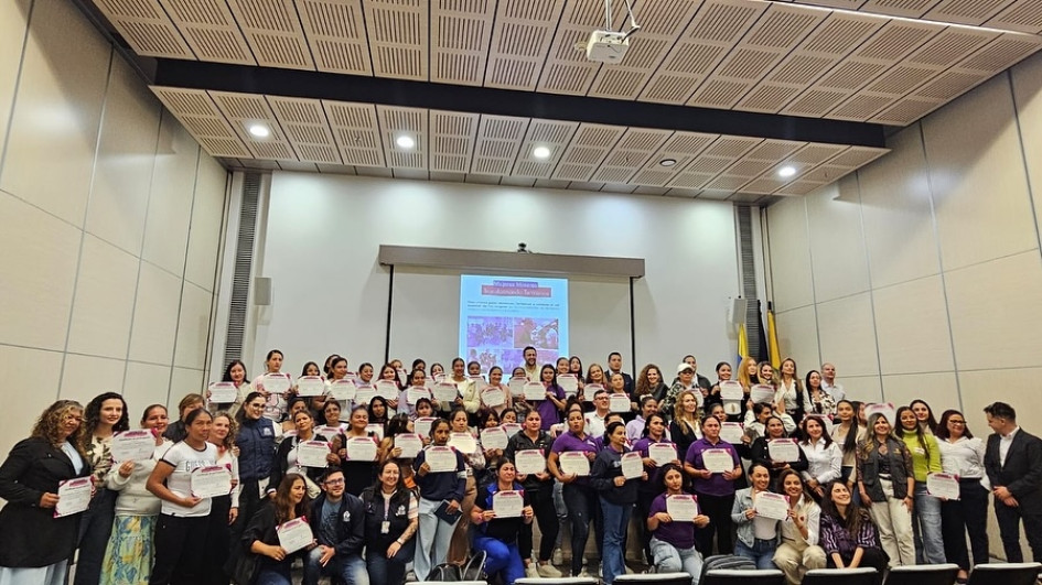 Lanzan un nuevo programa para abrirles oportunidades a mujeres que le han dedicado su vida al oro y sus residuos en Caldas. Esta es la historia.