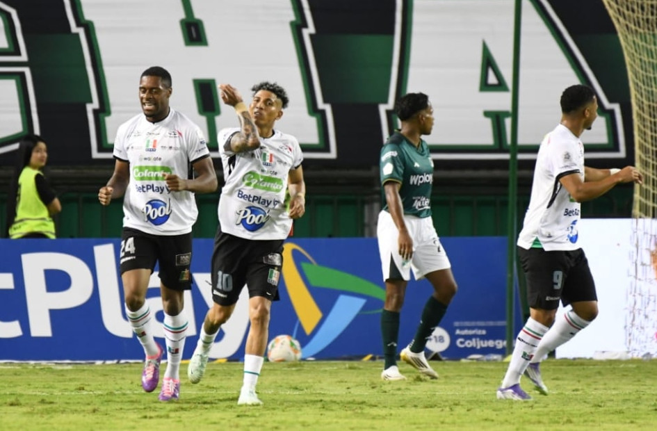 Luis 'Niche' Sánchez (c) marcó el último gol del Once Caldas en el 2025. Lo hizo en el empate 1-1 ante el Deportivo Cali. El Blanco cerró su temporada con un sinsabor por su eliminación de los tres torneos.