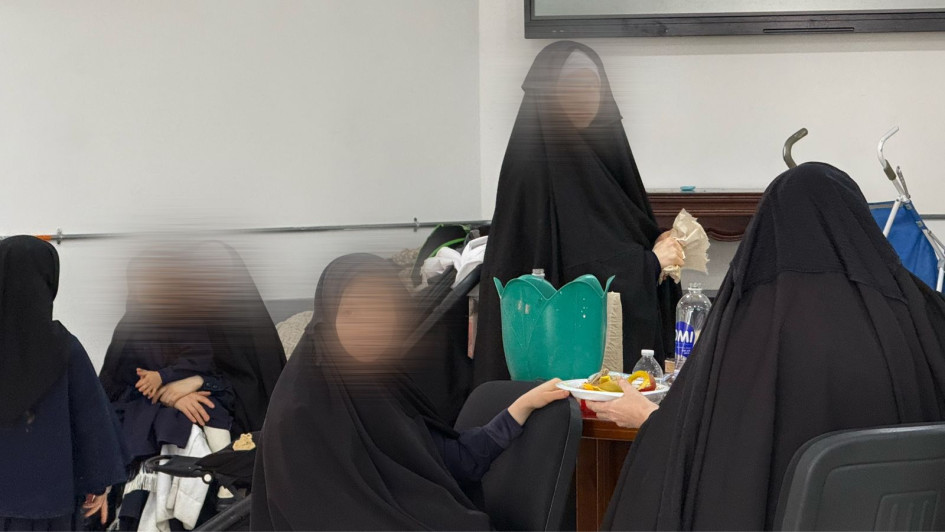 "Desde @MigracionCol lideramos un operativo en Yarumal (Antioquia) junto al Gaula Militar Oriente, donde rescatamos 17 niños niñas y adolescentes de la secta judío ortoxa Lev Tahor. Cinco de ellos tenían circular amarilla de @Interpol", escribió Migración Colombia en X.