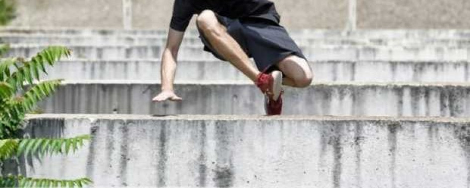 Según le indicaron a LA PATRIA las autoridades, esta persona practicaba parkour en la reserva de Rioblanco.