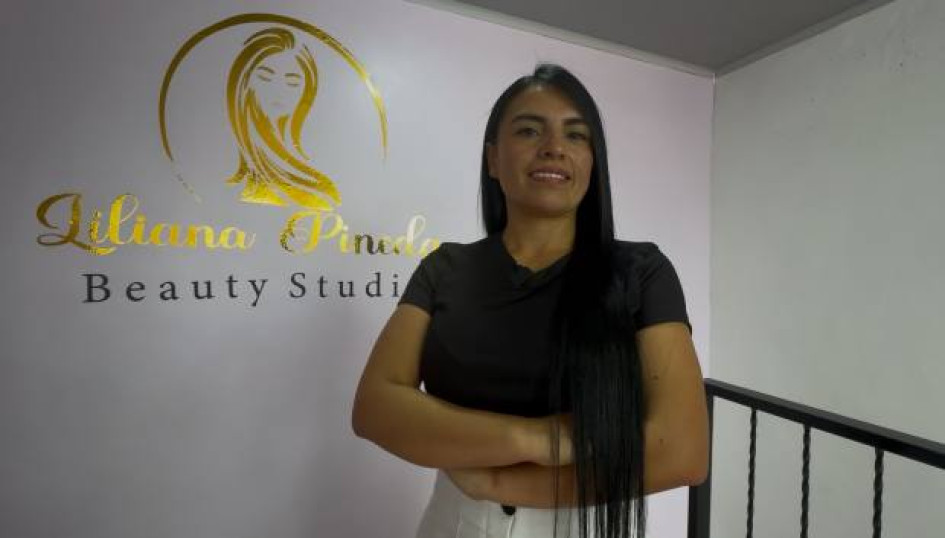 Fotos I Cortesía Sena I LA PATRIA Liliana Pineda, con su emprendimiento Beauty Studio, proyecto que desarrolla en el barrio donde vive en la actualidad.
