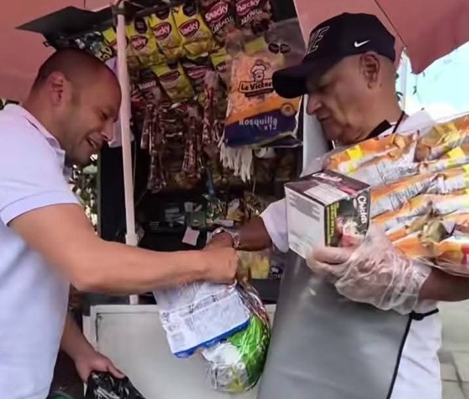 Los vendedores recibieron surtido para sus negocios, tras aprobación de recursos del Concejo.