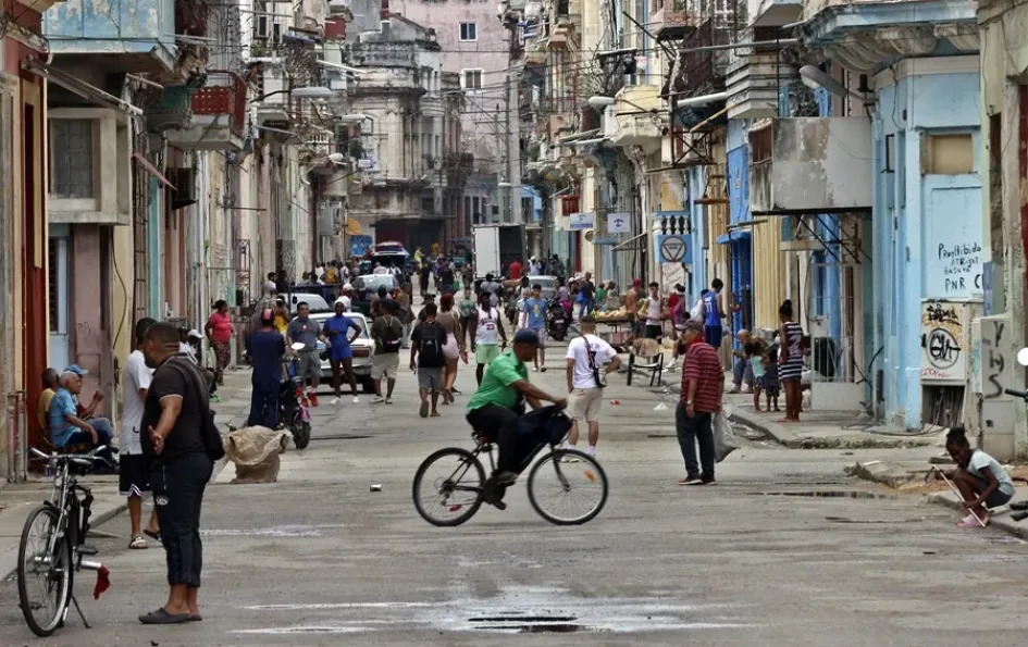 La isla vive en una situación de "corralito" bancario no declarado.