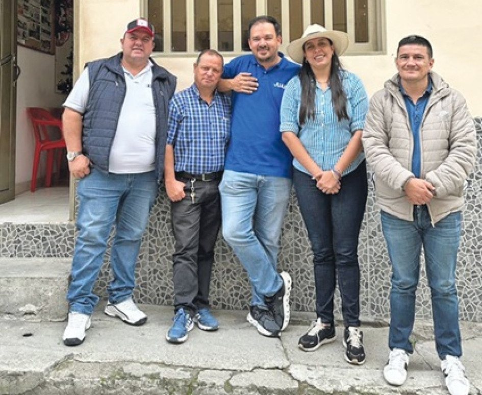 Juan Manuel Londoño, candidato a la Cámara de Representantes por Caldas del Partido Conservador, habló en la Emisora Voces FM de los proyectos que promoverá para el oriente de Caldas.