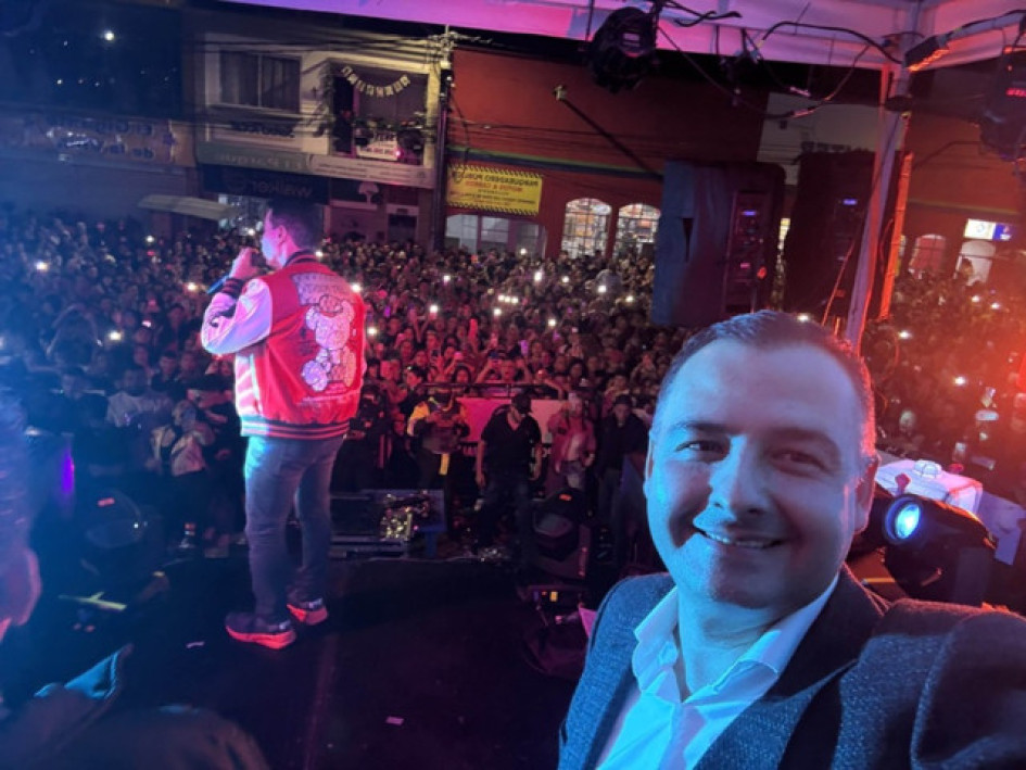 El alcalde, Jonier Alejandro Ramírez, compartió en sus redes sociales una foto con el cantante de música popular Jhonny Rivera