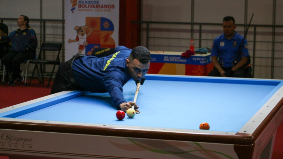 El segundo oro colombiano llegó en la exigente modalidad de tres bandas masculino,