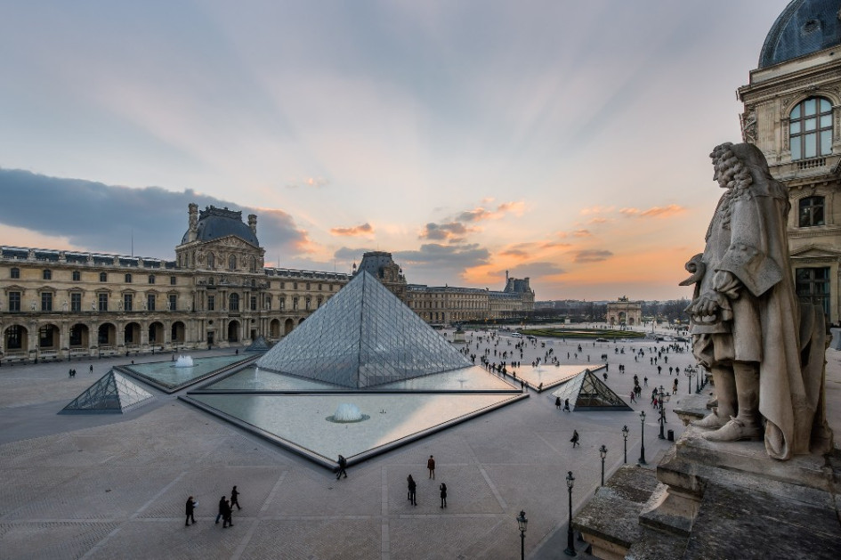 El Museo del Louvre es el museo más visitado del mundo.