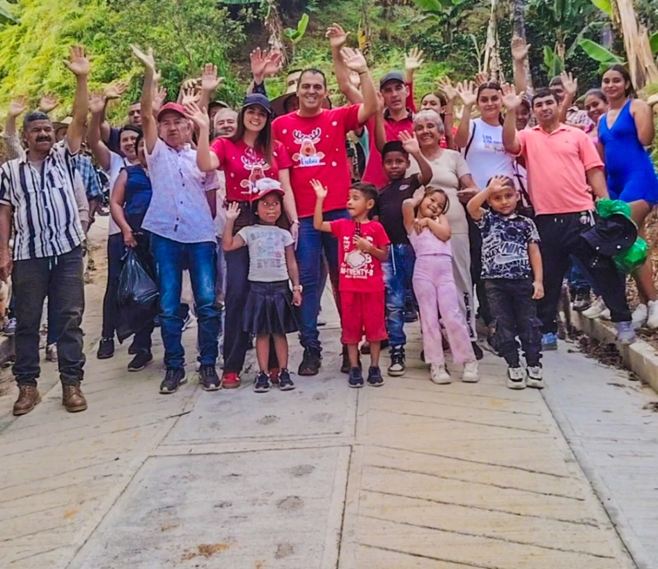 Cerca de 1.400 metros de placas huella se construyeron durante el segundo año de la Alcaldía de Fabio Andrés Ramírez en Belalcázar. Es una apuesta por acercar a la comunidad de la zona rural.