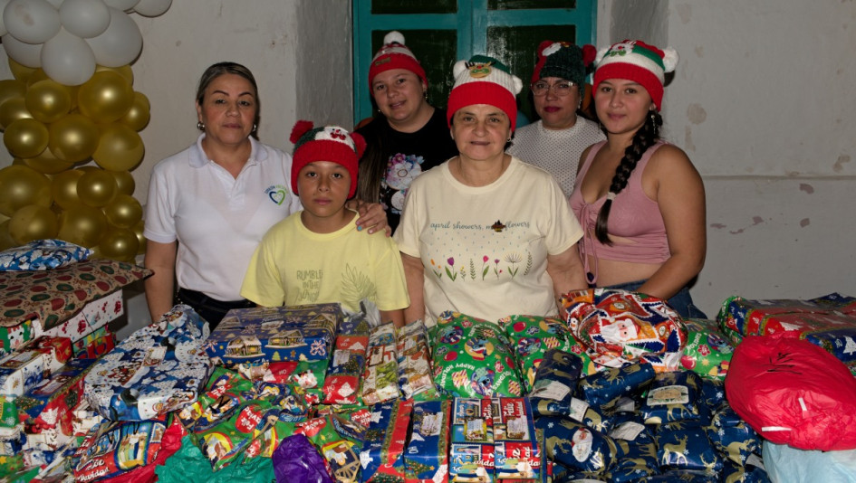 Los regalos se entregaron en la Escuela Taller de Salamina.