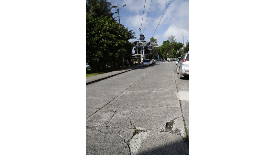 Hay varias partes de este tramo de vía que están afectadas.