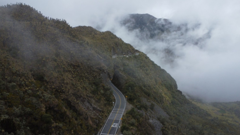  Este fin de semana hay pico y placa ambiental en la vía Manizales - Murillo, carretera que bordea el volcán Nevado del Ruiz. 