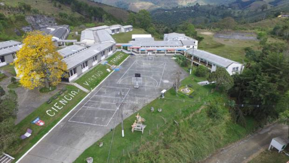 Foto I Jorge Hernán Ramírez I LA PATRIA  Sede actual del colegio Marino Gómez Estrada. Allí llegará la Universidad de Caldas en su propósito de aumentar programas y cobertura en esta zona clave del departamento.