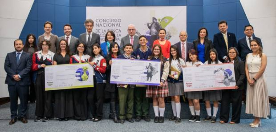 Fotos I Tomadas de la web Banco de la República I LA PATRIA  En la edición 13 del Concurso “De la banca escolar a la banca central”, convocado por el Banco de la República, participaron cinco mil 702 estudiantes de Colombia.