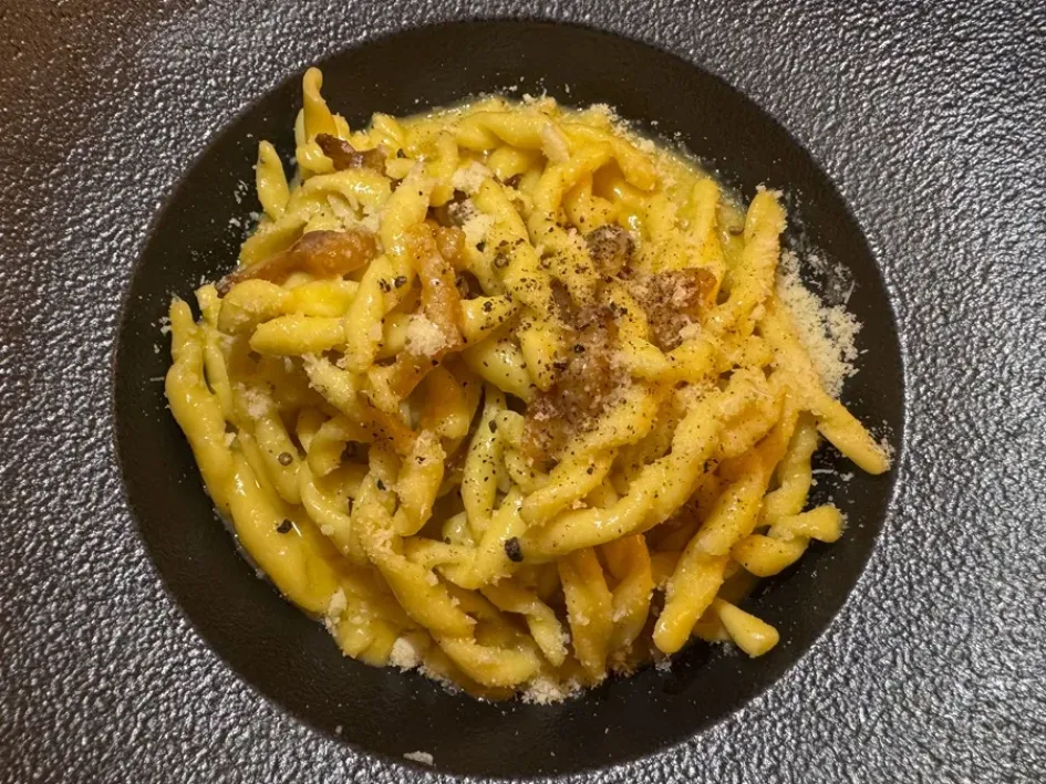Un plato de pasta carbonara