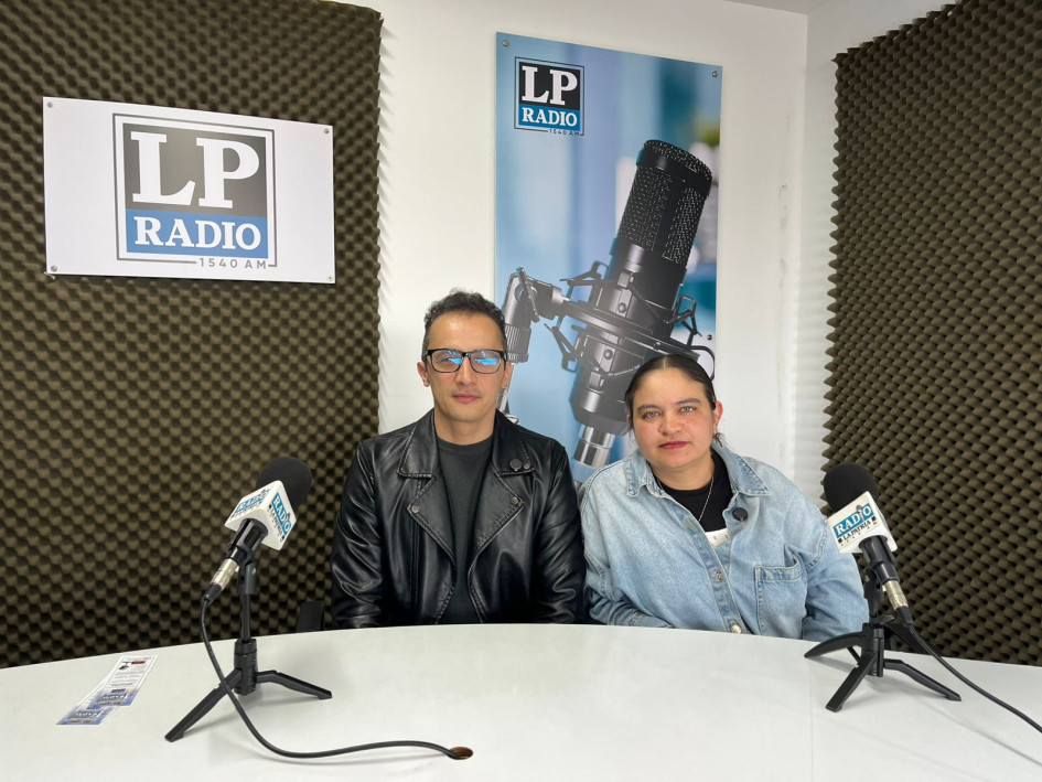  Darío Arenas, vicerrector de Proyección de la Universidad de Caldas, y Laura Buriticá, directora del Museo de la Universidad de Caldas.  ​