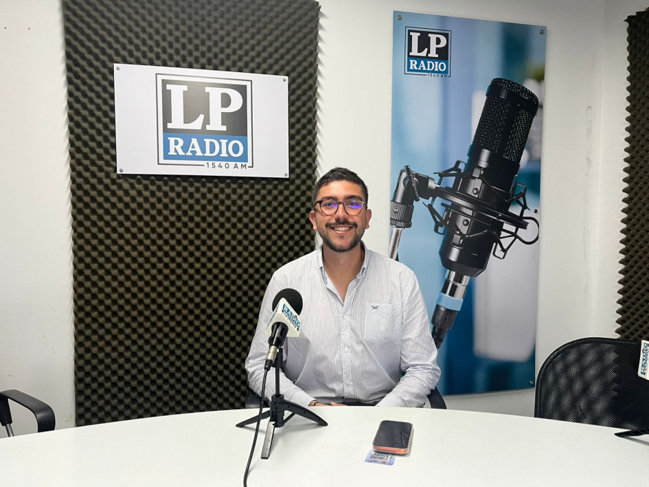 Esteban Gallego, profesional del equipo de comunicaciones de Chec.