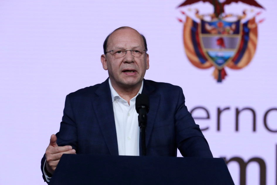 Conozca los nuevos impuestos que publicaría el Gobierno Petro este martes. Entre ellos, hay un aumento al IVA de los licores. ¿En cuánto quedaría?