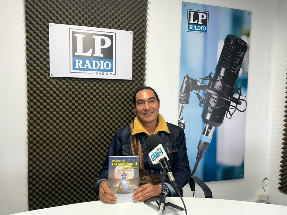 Guillermo Alexánder Moreno, creador de la Escuela de Autoconocimiento y autor del libro Orientación trascendental para el alma.  