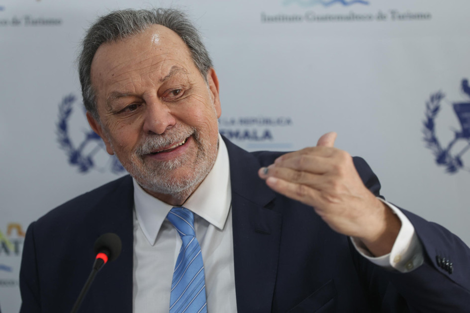 El director regional de ONU Turismo para las Américas, Gustavo Santos, habla durante la presentación del Plan Maestro de Turismo Sostenible de Guatemala 2026-2030 este viernes, en Ciudad de Guatemala (Guatemala).