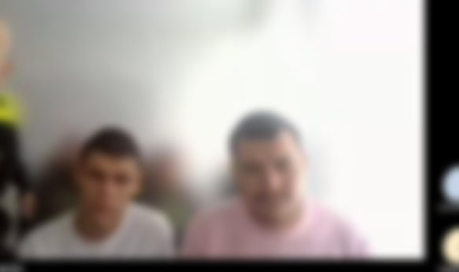 Los hermanos, señalados de homicidio en el Norte de Caldas, llevan dos meses detenidos. También les hallaron armas de fuego.