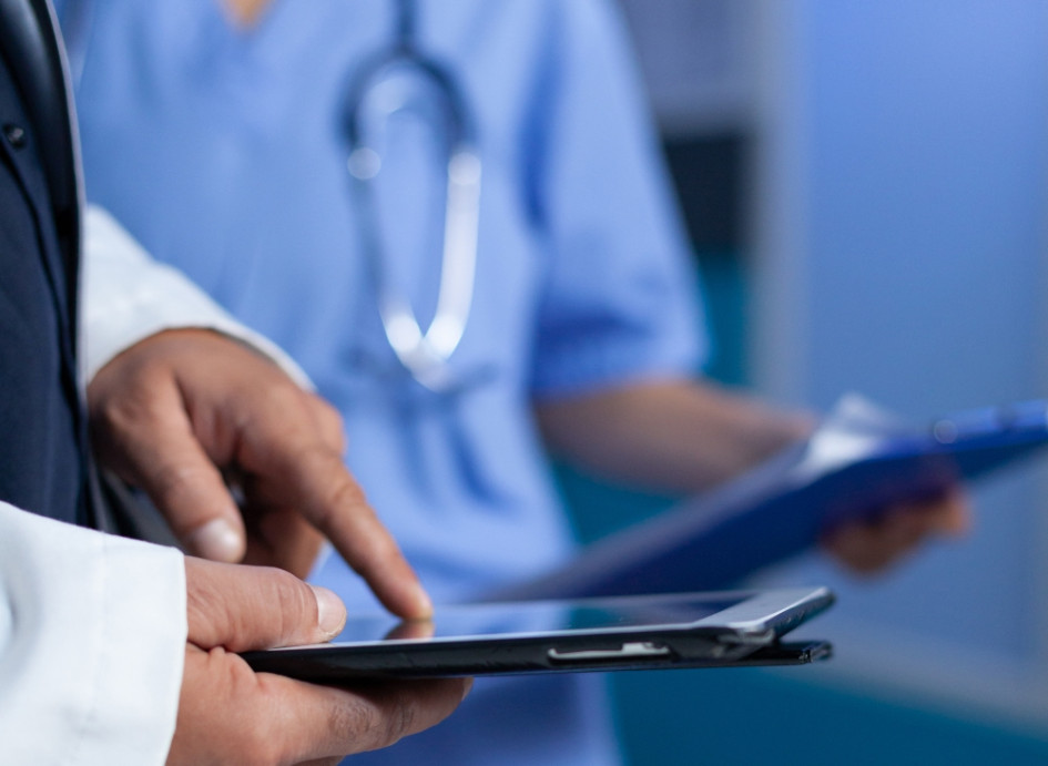 Al menos 9 muertos en un ataque contra un hospital militar atribuido a los paramilitares