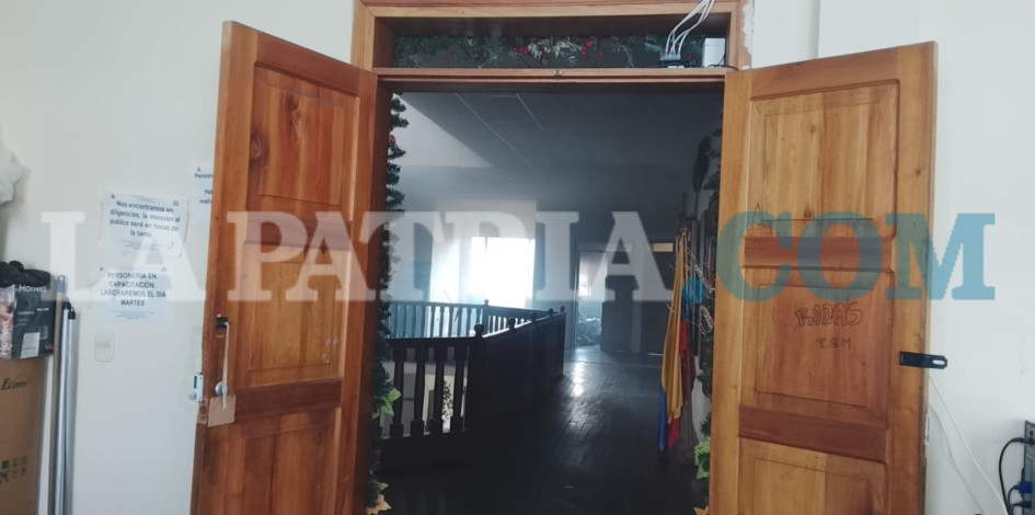 El conato de incendio ocurrió en el salón de danzas de un centro cultural en Anserma (Caldas). Empleados reaccionaron con prontitud y evitaron que se propagaran las llamas.