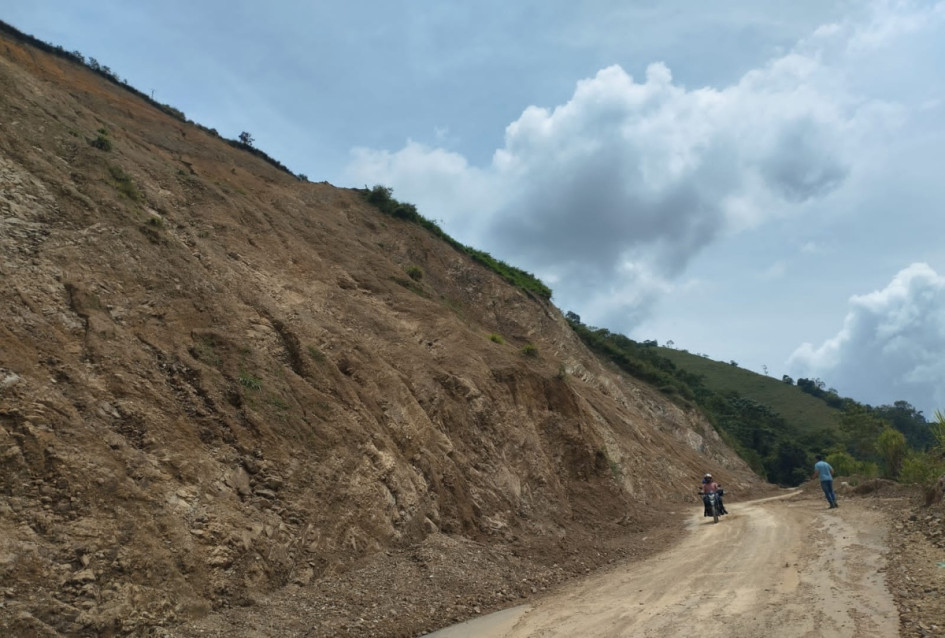 Planee su viaje del fin de semana con anticipación. En Caldas hay 16 vías restringidas y nueve cerradas. En la foto, la vía Salamina - La Merced.