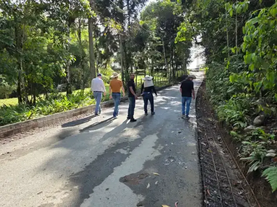 La entrega oficial de la vía está programada para junio de 2026.