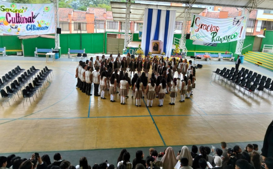 Colegio Eugenia Ravasco apuesta por educación técnica, pensamiento crítico y bilingüismo