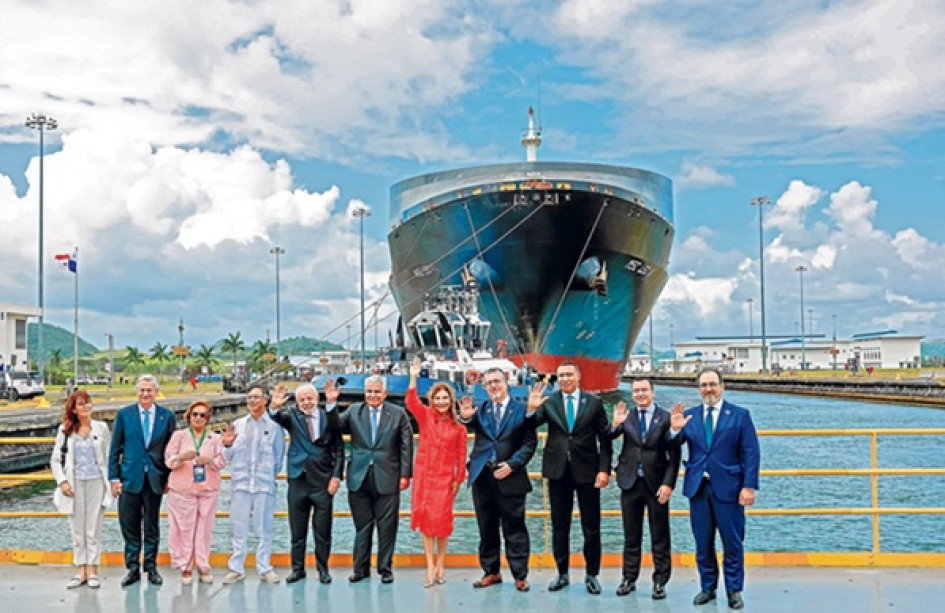 Foto | EFE | LA PATRIA Los presidentes latinoamericanos que participan en el Foro Económico Internacional de América Latina y el Caribe realizaron ayer una visita a las nuevas esclusas del Canal de Panamá, construidas bajo administración panameña y que multiplicaron el valor estratégico de la vía interoceánica.