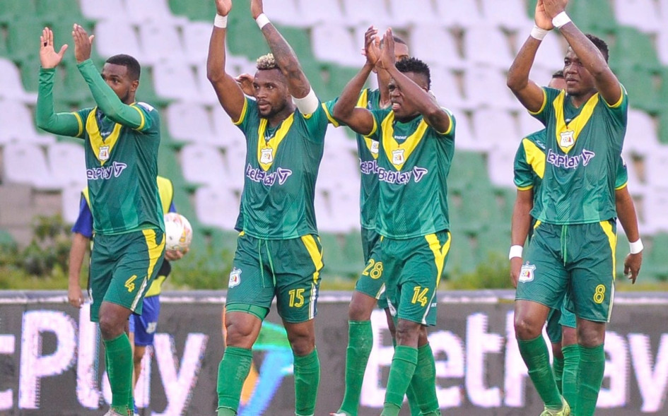 En su cumpleaños número 75, el Deportes Quindío vivió una jornada dividida entre historia y reclamos.