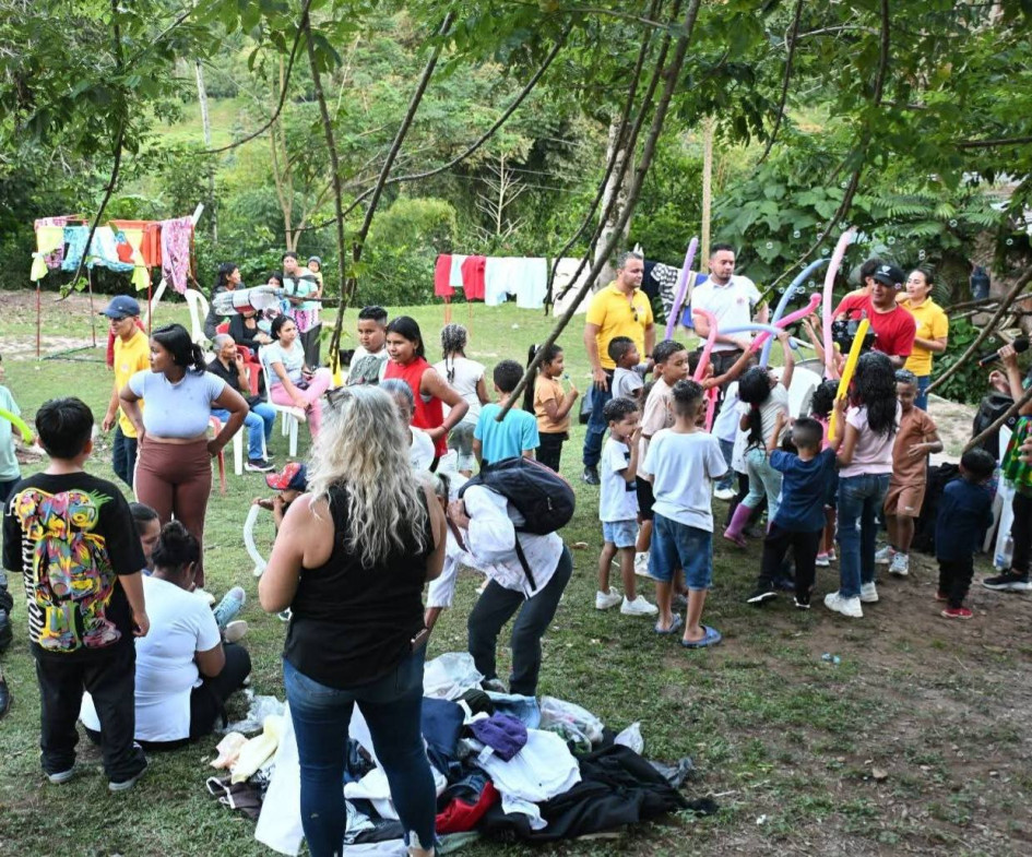 El grupo Solidaridad por Anserma desde hace dos décadas reúne y lleva regalos a los sitios más vulnerables del municipio.