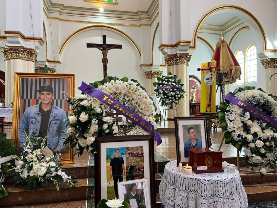 Manzanares rindió un sentido homenaje póstumo a Jéfferson Osorio, mánager de Yeison Jiménez, fallecido en un accidente aéreo el pasado fin de semana.