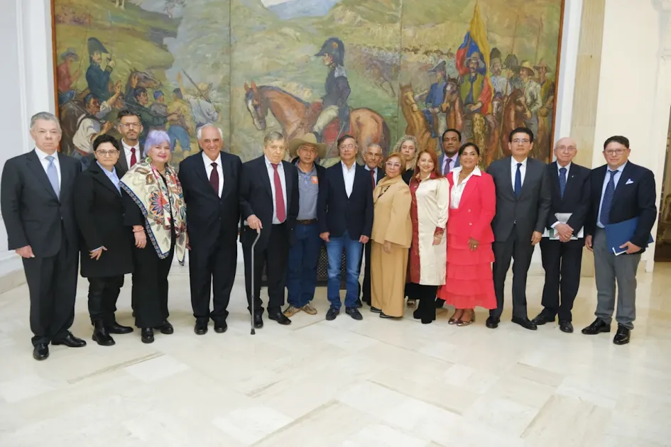 Gustavo Petro se reunió con los expresidentes César Gaviria (1990-1994), Ernesto Samper (1994-1998) y Juan Manuel Santos (2010-2018).