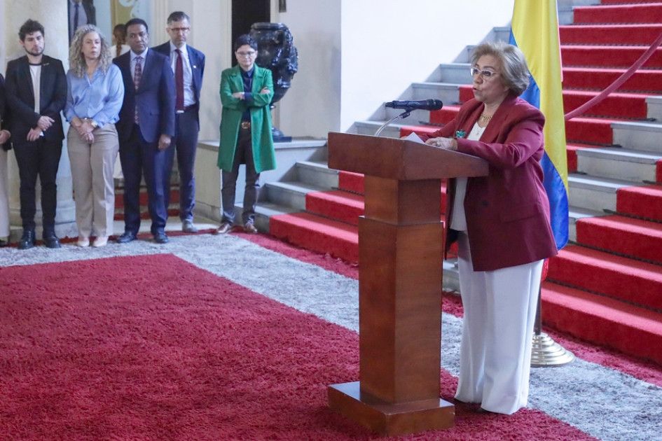 La ministra de Relaciones Exteriores de Colombia, Rosa Villavicencio, habla durante una rueda de prensa este jueves, en Bogotá (Colombia).
