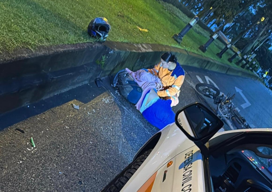 Lo trasladaron hasta el SES Hospital Universitario de Caldas. La Defensa Civil les recomendó a todos los conductores tomar las medidas de seguridad en los desplazamientos.