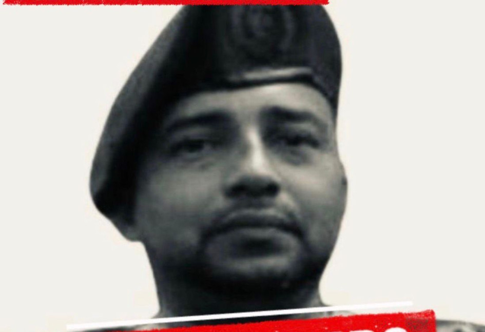 El ministro detalló que sobre el presunto cabecilla pesaban múltiples órdenes de captura vigentes y una solicitud de extradición