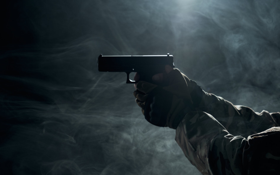 A las víctimas las atacaron con armas de fuego mientras dialogaban a las afueras de una vivienda.