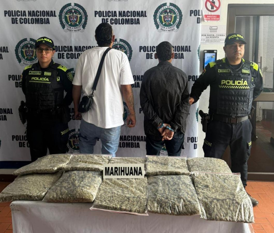 Vehículo en el que eran transportados varios paquetes de marihuana fue incautado por la Policía en Calarcá.