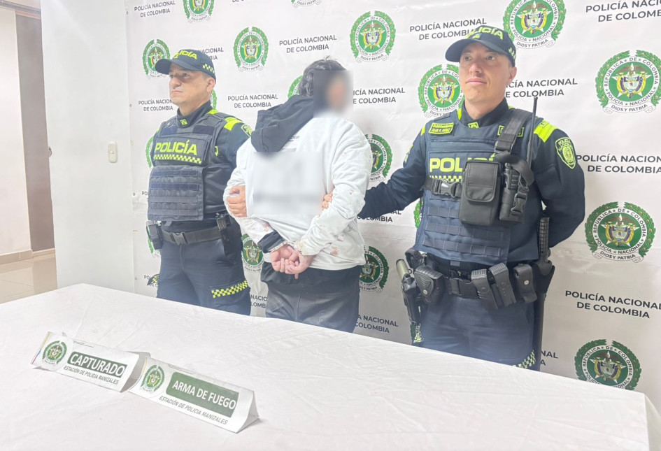 El capturado tenía en su poder un revólver con seis cartuchos.