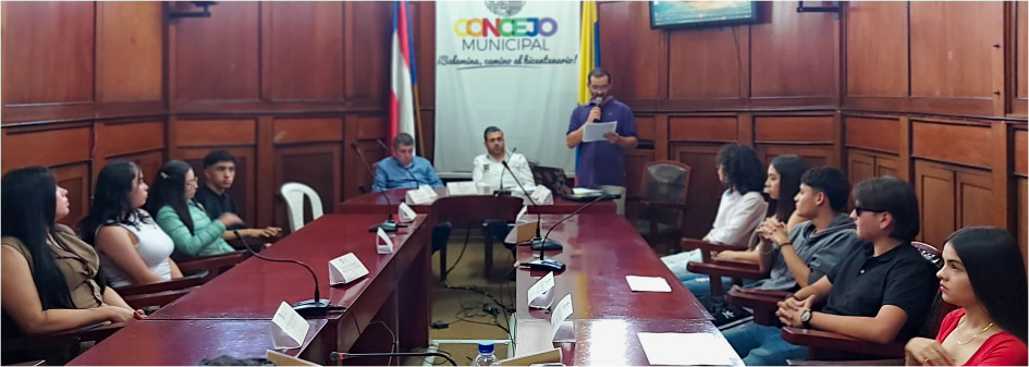 En la instalación también estuvo presente el registrador municipal y algunos ciudadanos. 